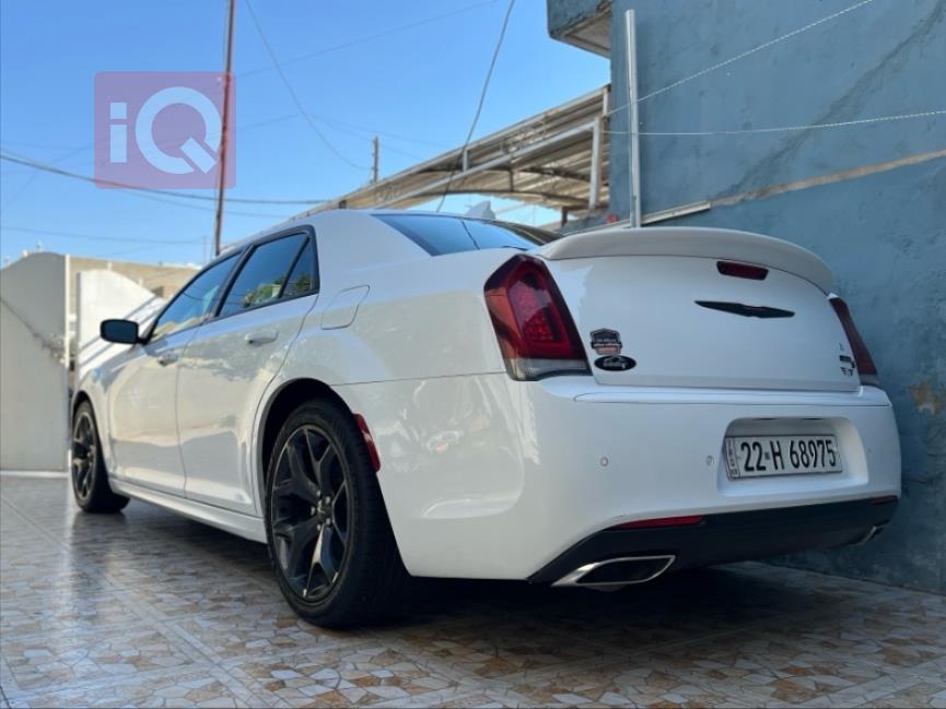 كرايسلر 300